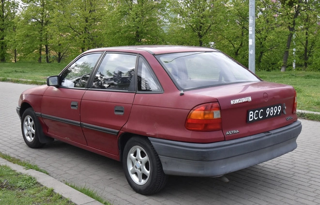 Opel Astra cena 2000 przebieg: 231500, rok produkcji 1993 z Bydgoszcz małe 92